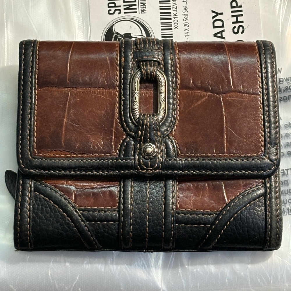 Brighton multi compartment wallet
